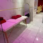 Romantique Avec Jaccuzy A La Gare De *
