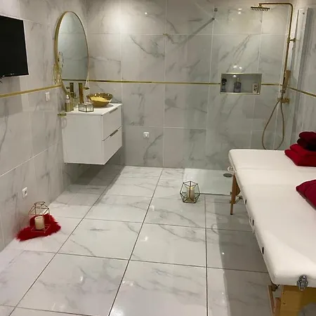 Διαμέρισμα Romantique Avec Jaccuzy A La Gare De