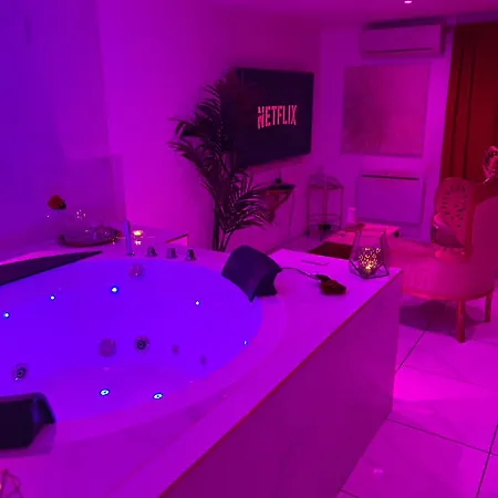 Romantique Avec Jaccuzy A La Gare De Apartament Montpellier