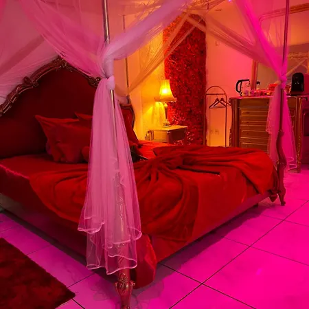 Appartement Romantique Avec Jaccuzy A La Gare De Montpellier